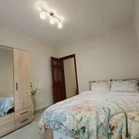 Lejlighed ап 5 с паркомясто, до центъра и морската градина